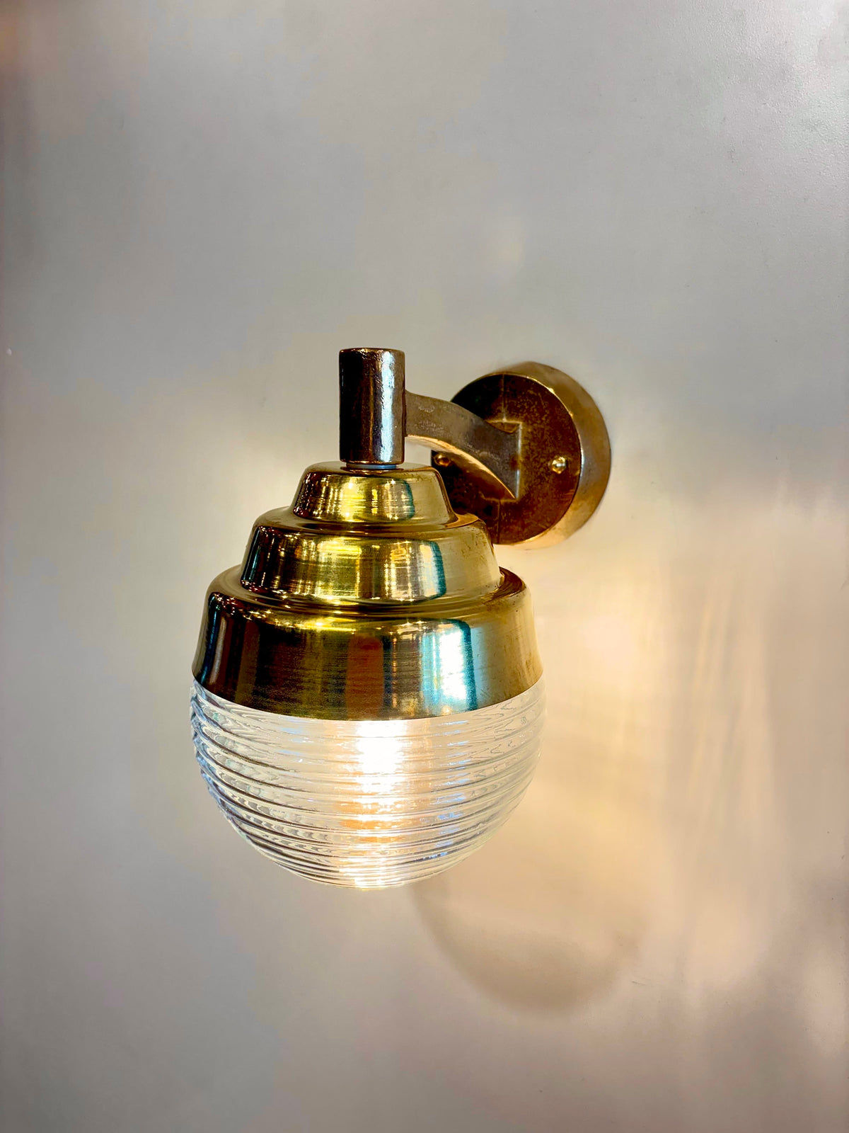 Arel Lighting KRASAVO Brass Nautical Wall Sconce