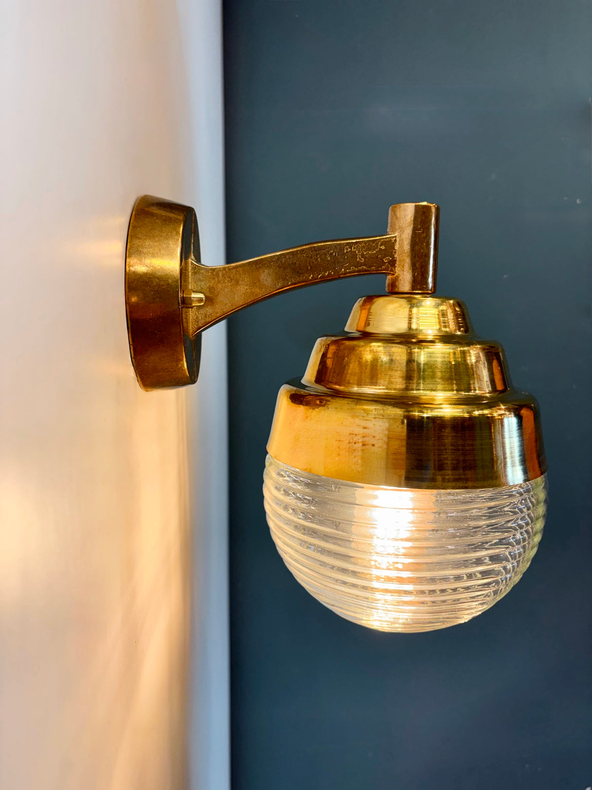 Arel Lighting KRASAVO Brass Nautical Wall Sconce