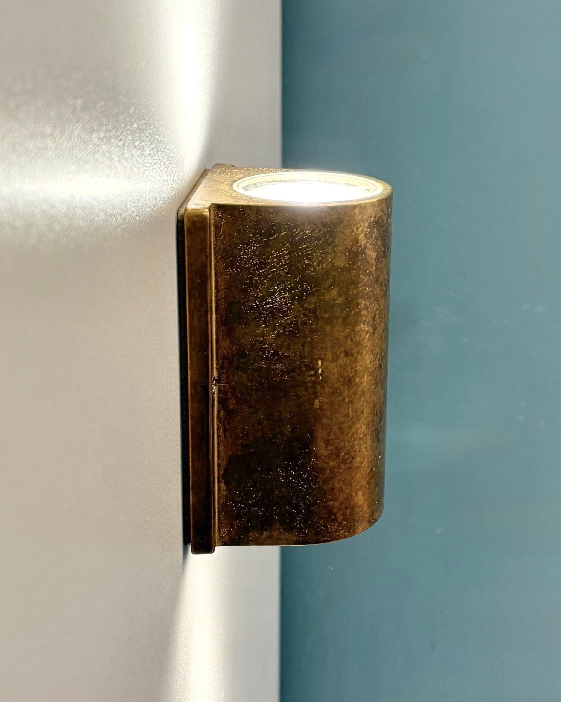 Arel Lighting LIDA Outdoor Brass Casting Wall Sconce