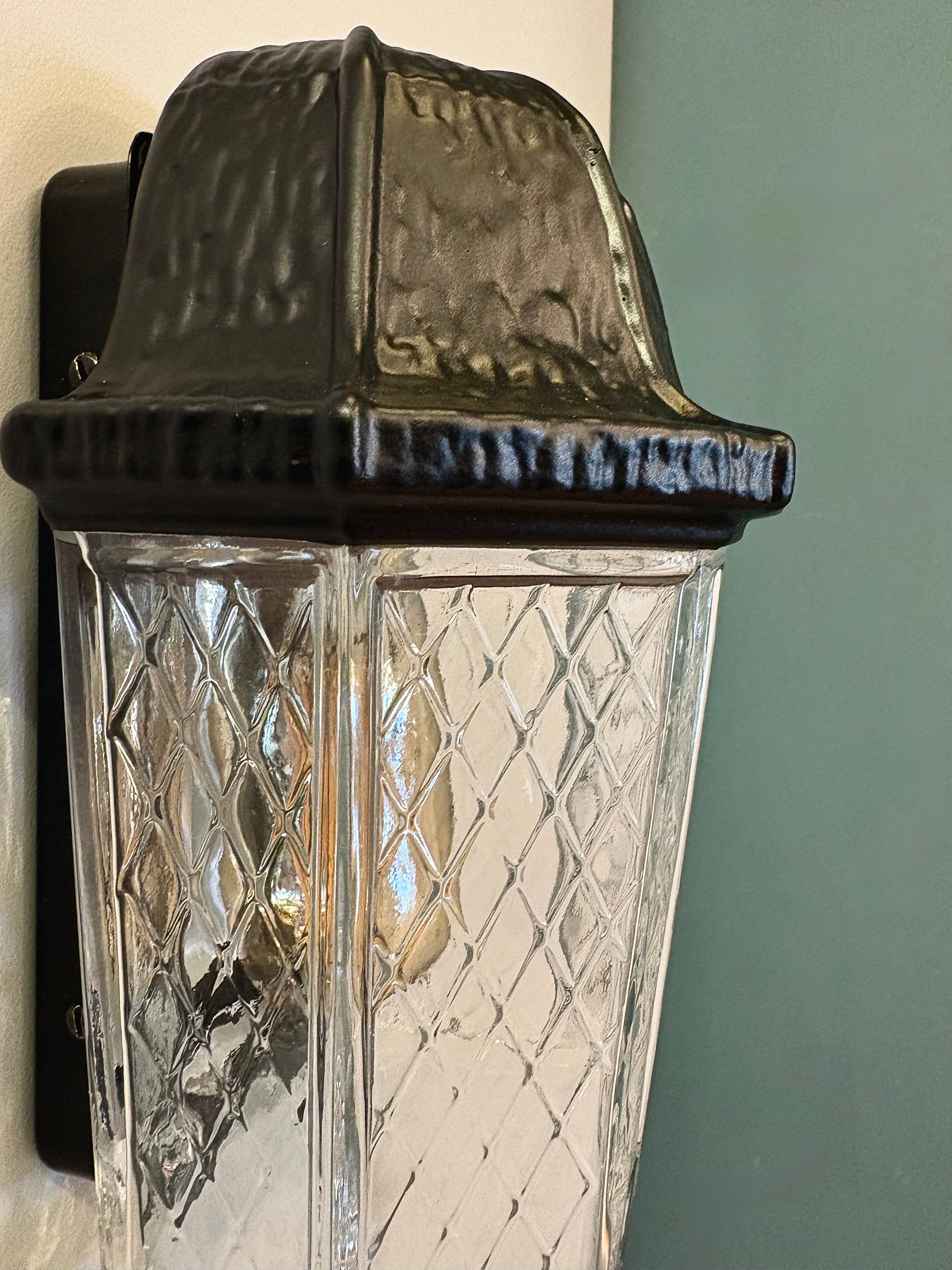 Arel Lighting lighting White AON Classic Glass Wall Sconce