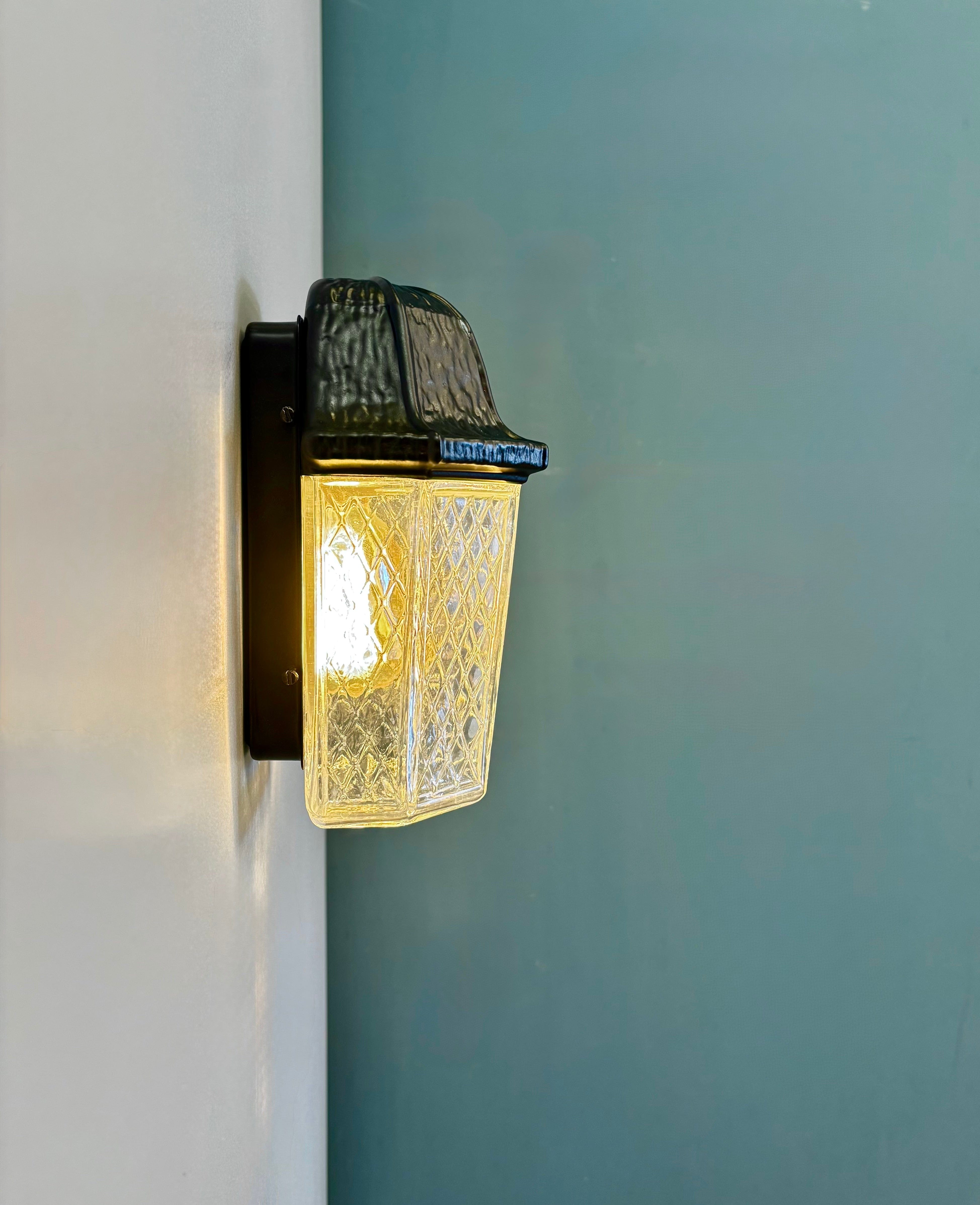 Arel Lighting lighting White AON Classic Glass Wall Sconce