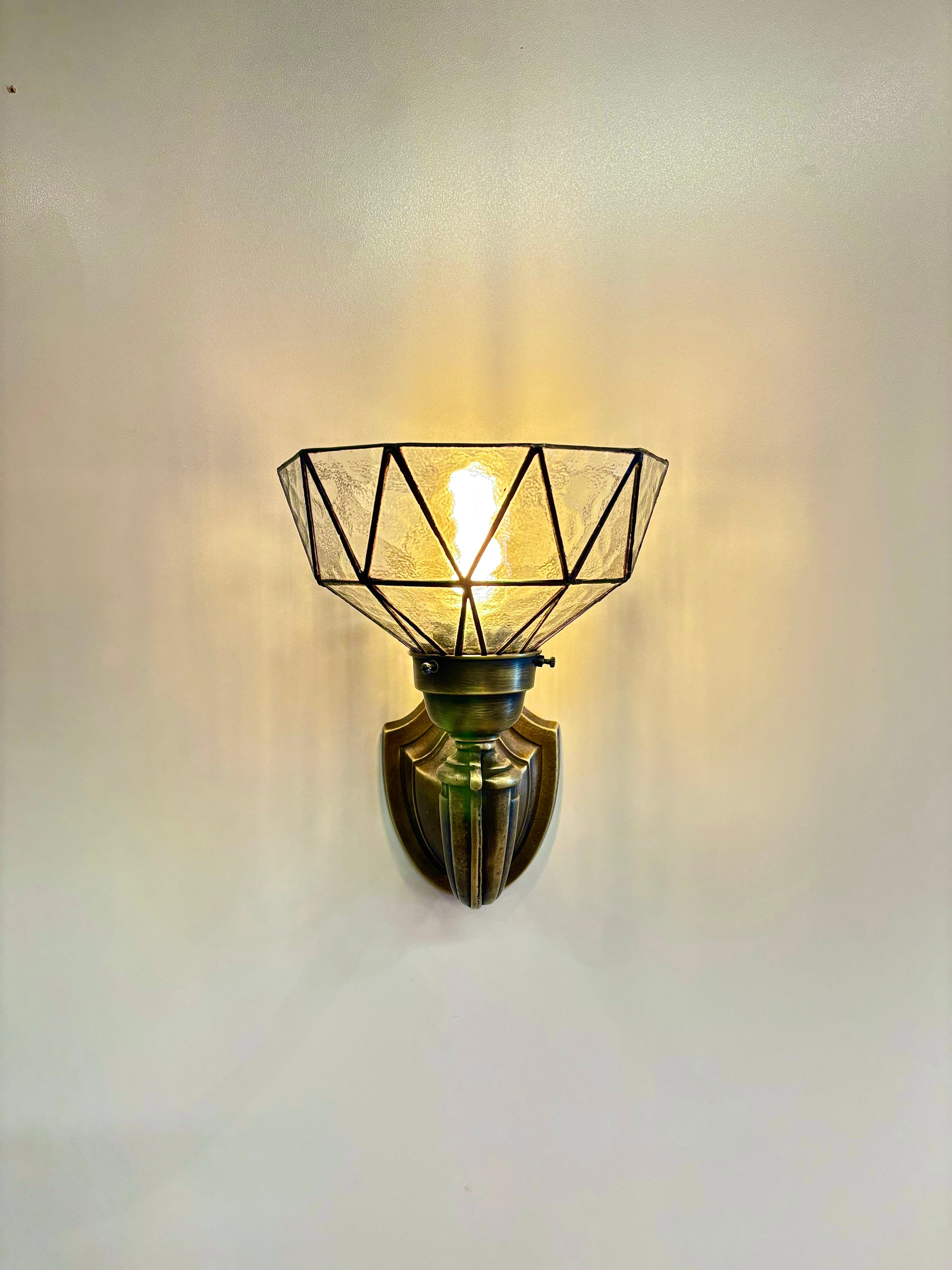 Arel Lighting LINZ Traditional Stained Glass Wall Sconce