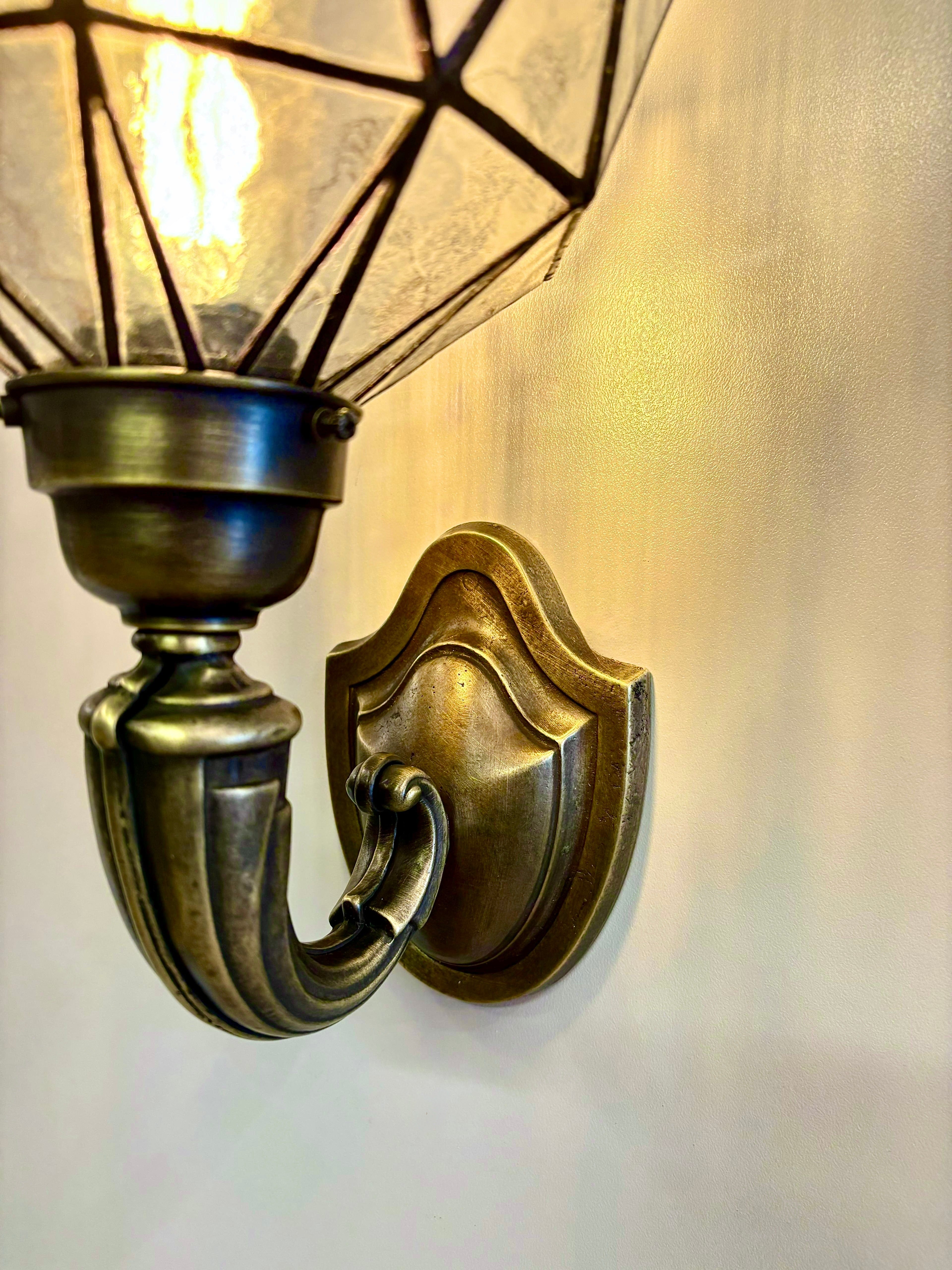 Arel Lighting LINZ Traditional Stained Glass Wall Sconce