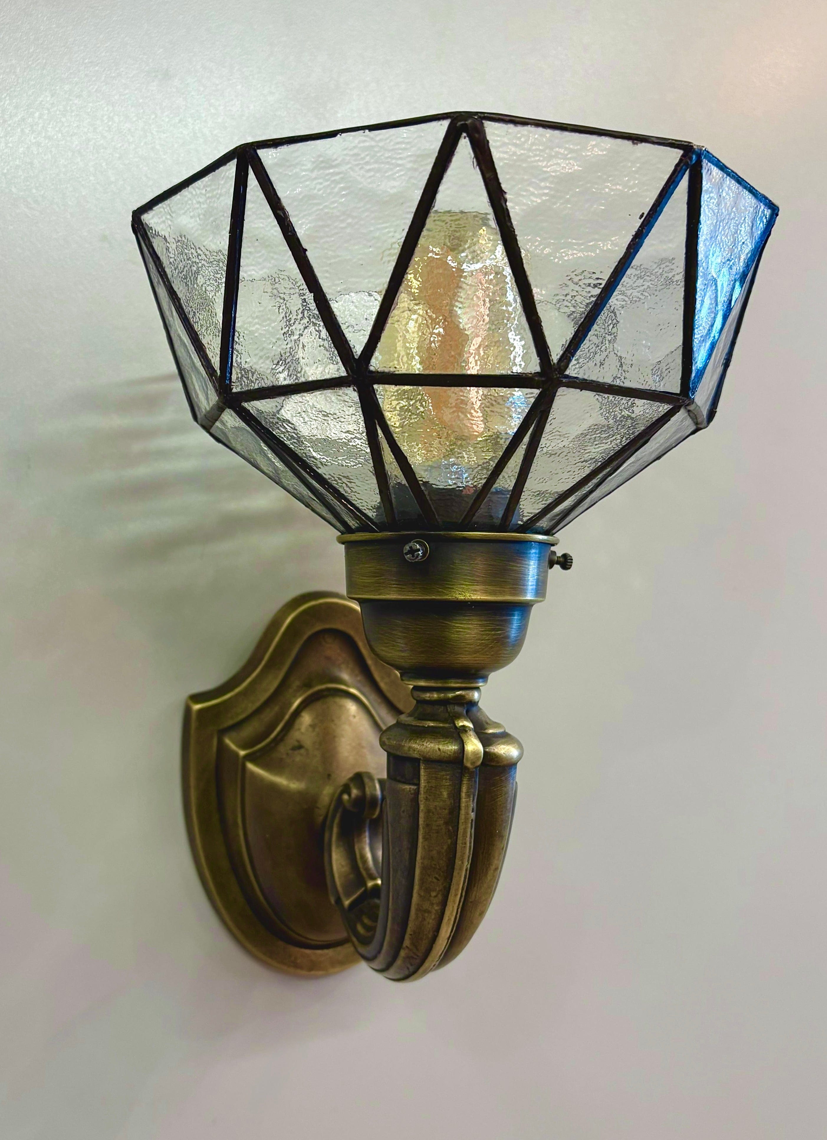Arel Lighting LINZ Traditional Stained Glass Wall Sconce