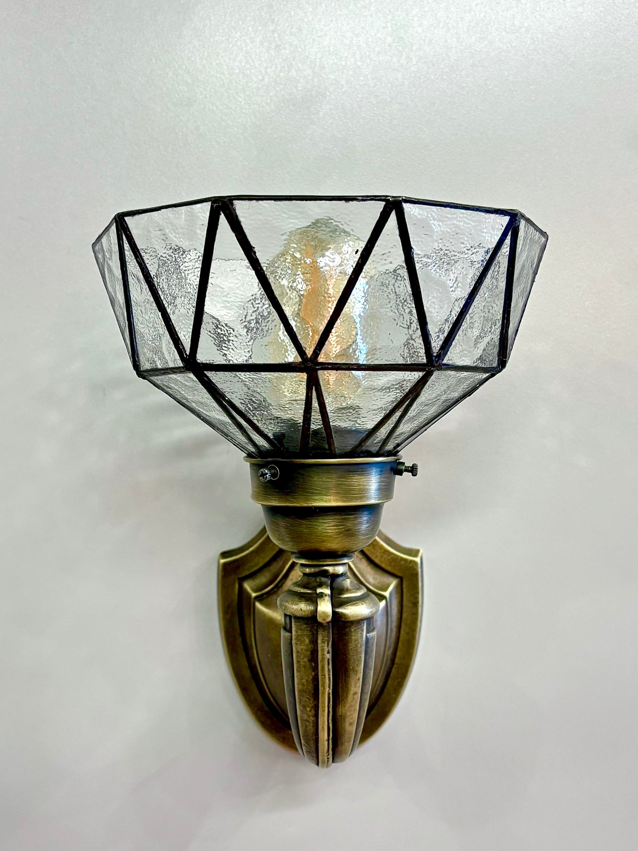 Arel Lighting LINZ Traditional Stained Glass Wall Sconce