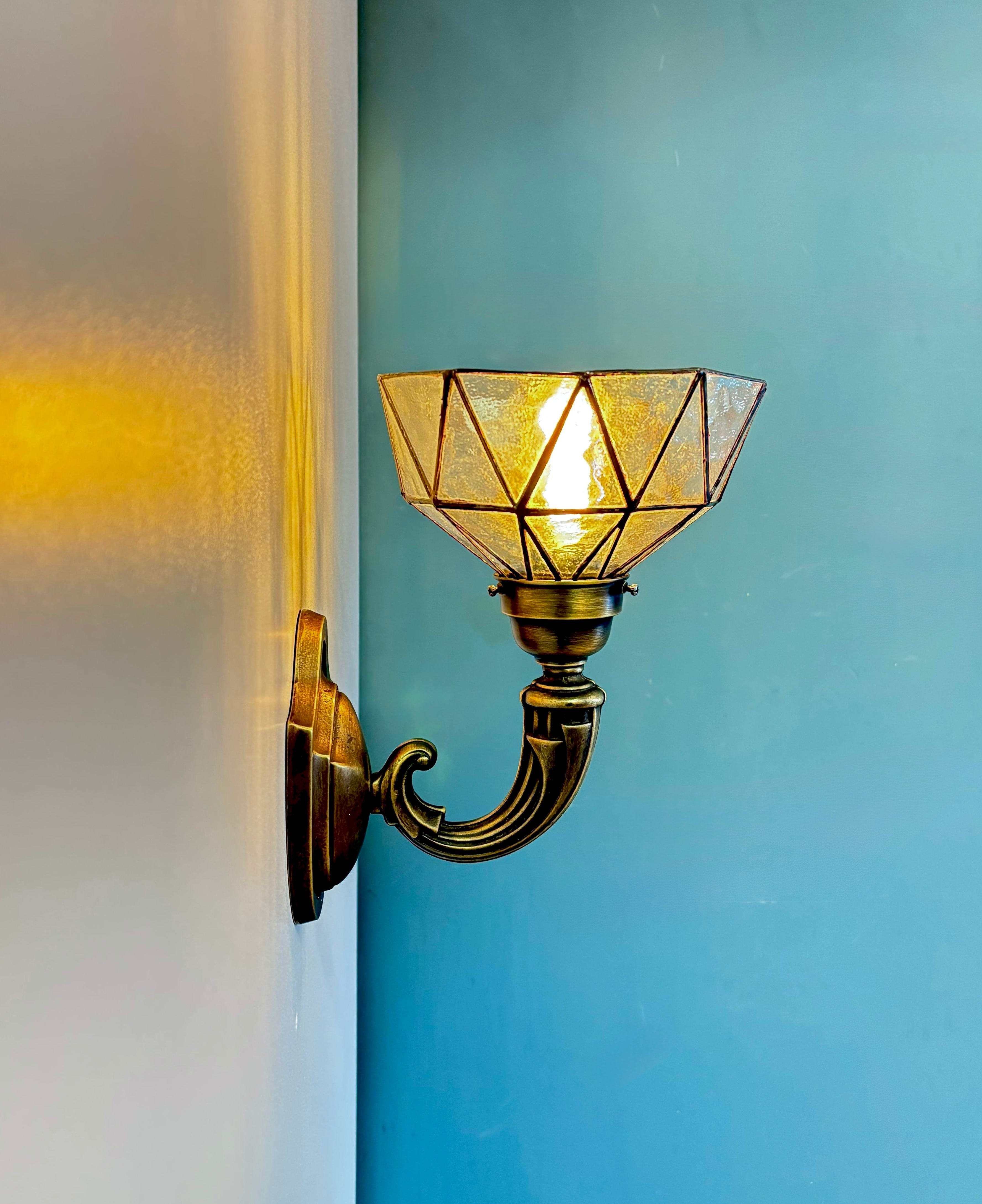 Arel Lighting LINZ Traditional Stained Glass Wall Sconce