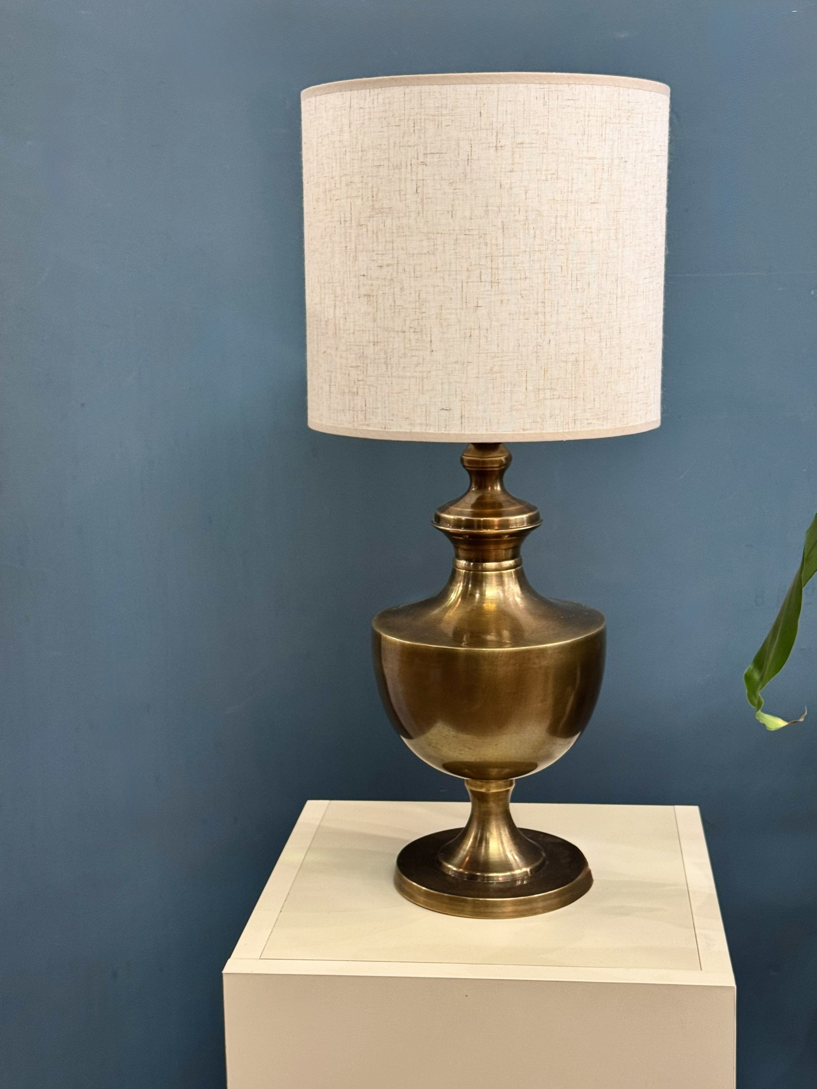 Arel Lighting MACAS Table Lamp