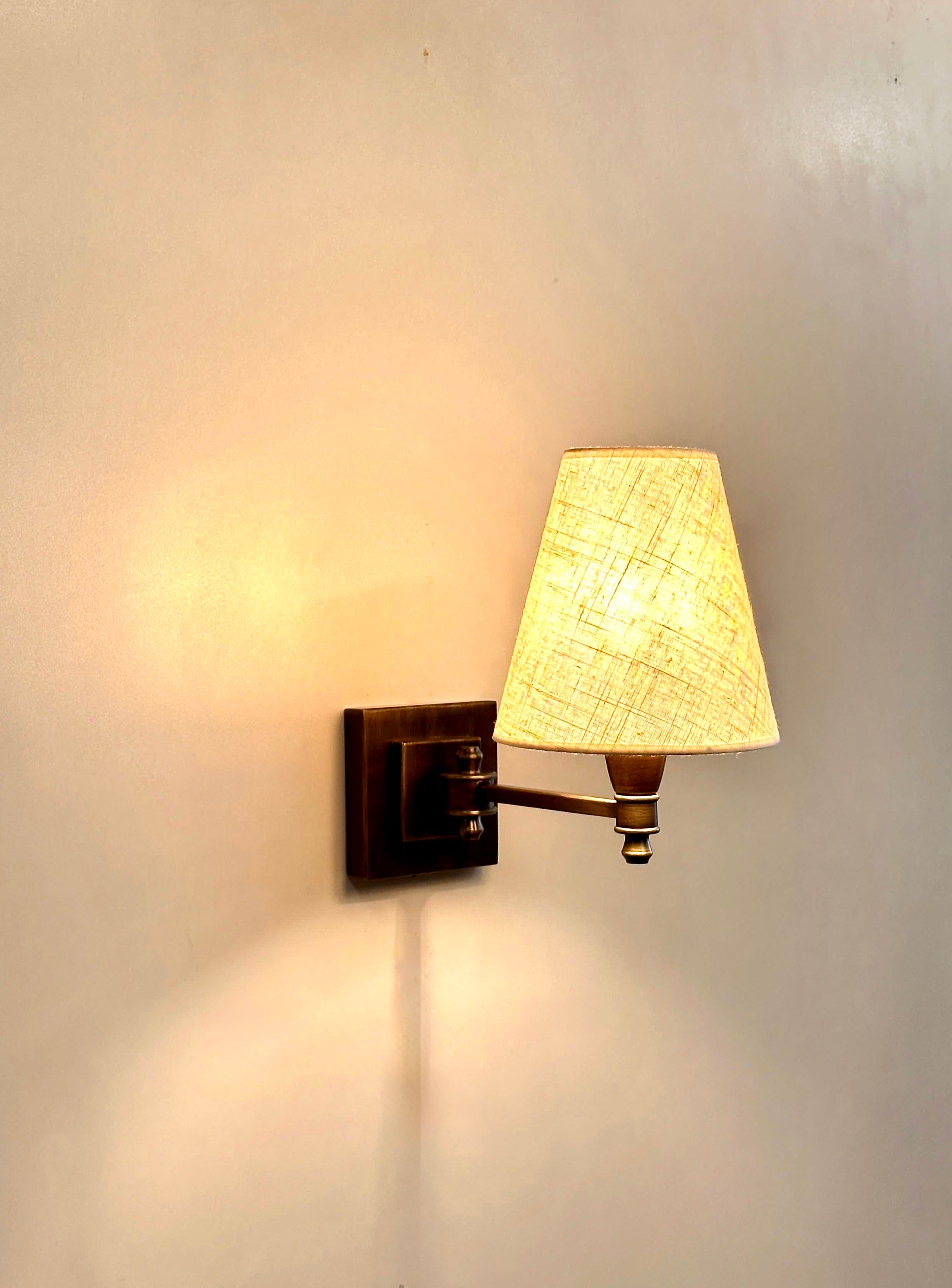 Arel Lighting NADOR Traditional Wall Sconce