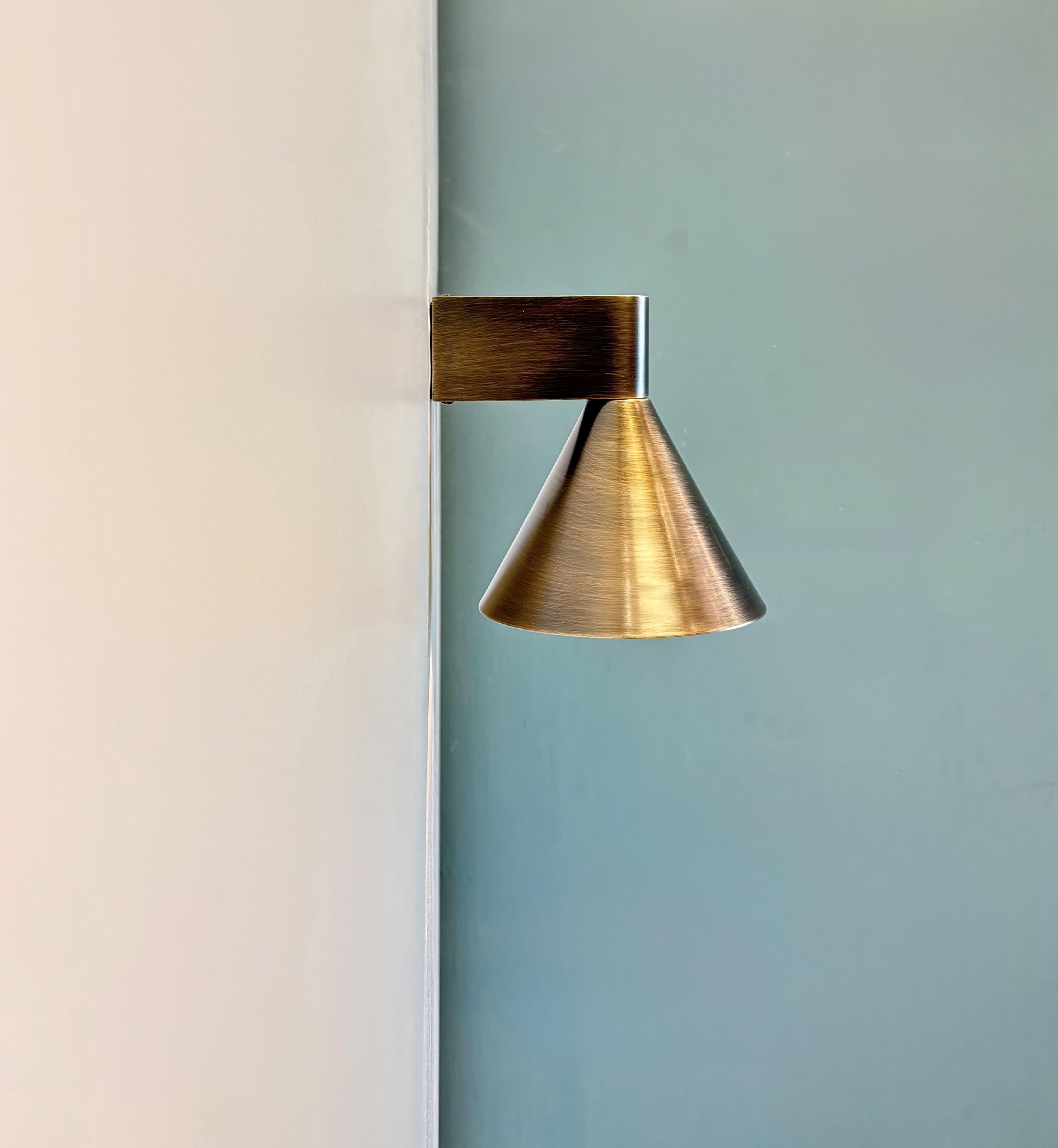 Arel Lighting NOVIC Brushed Metal Wall Sconce