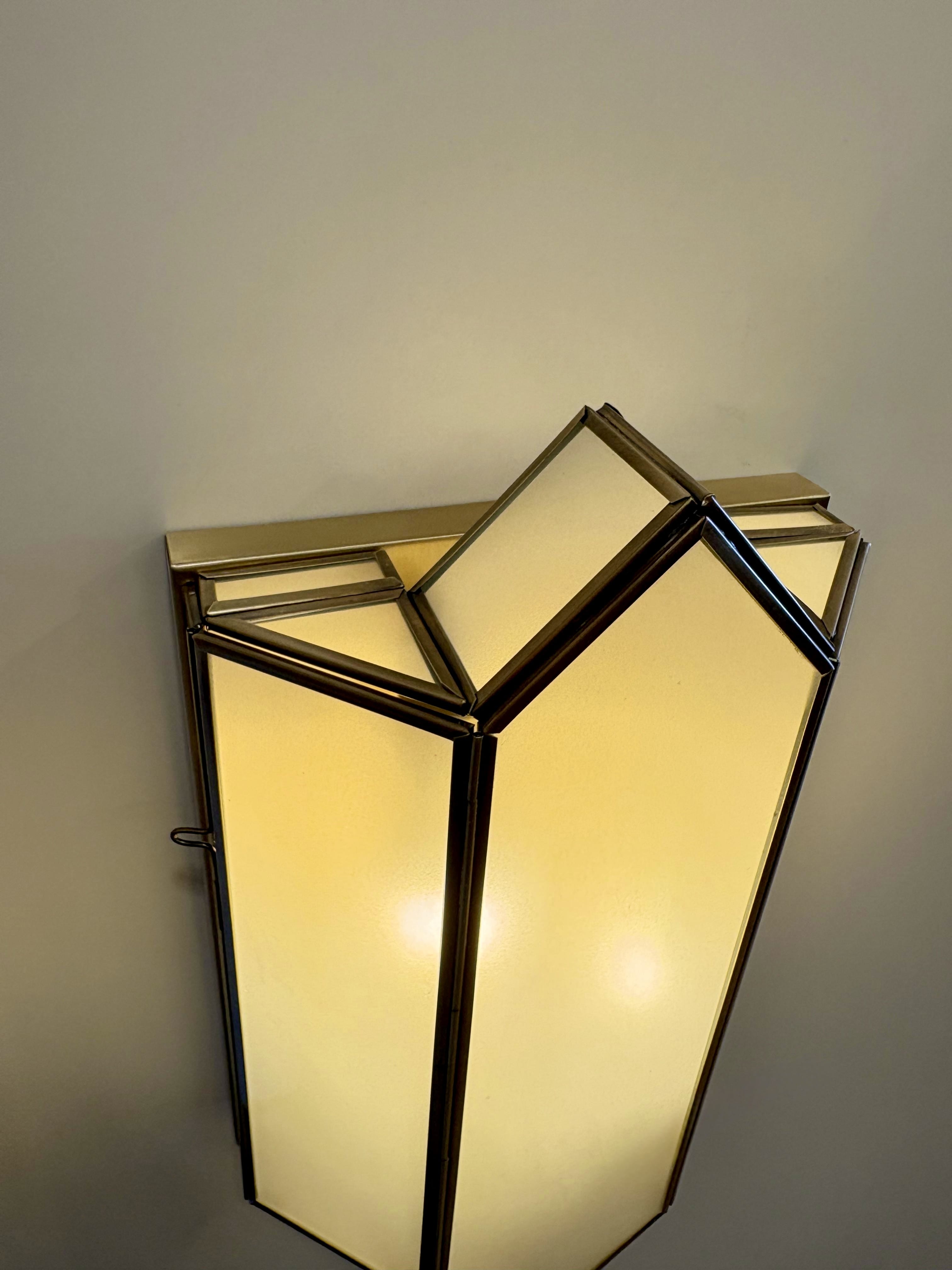Arel Lighting TUMBA Traditional Brass Wall Sconce