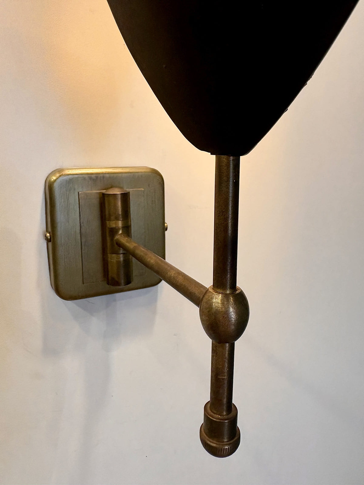 Arel Lighting Wall Sconce SACUA Mid-Century Leaf Wall Sconce – Dark Antique Brass Petal Shade, Sculptural Swing Arm Wall Light