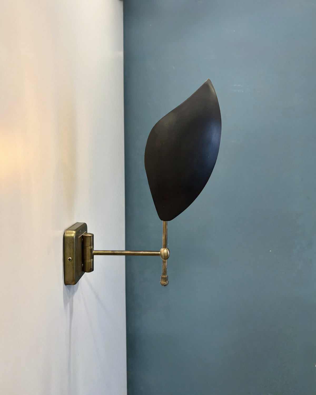 Arel Lighting Wall Sconce SACUA Mid-Century Leaf Wall Sconce – Dark Antique Brass Petal Shade, Sculptural Swing Arm Wall Light