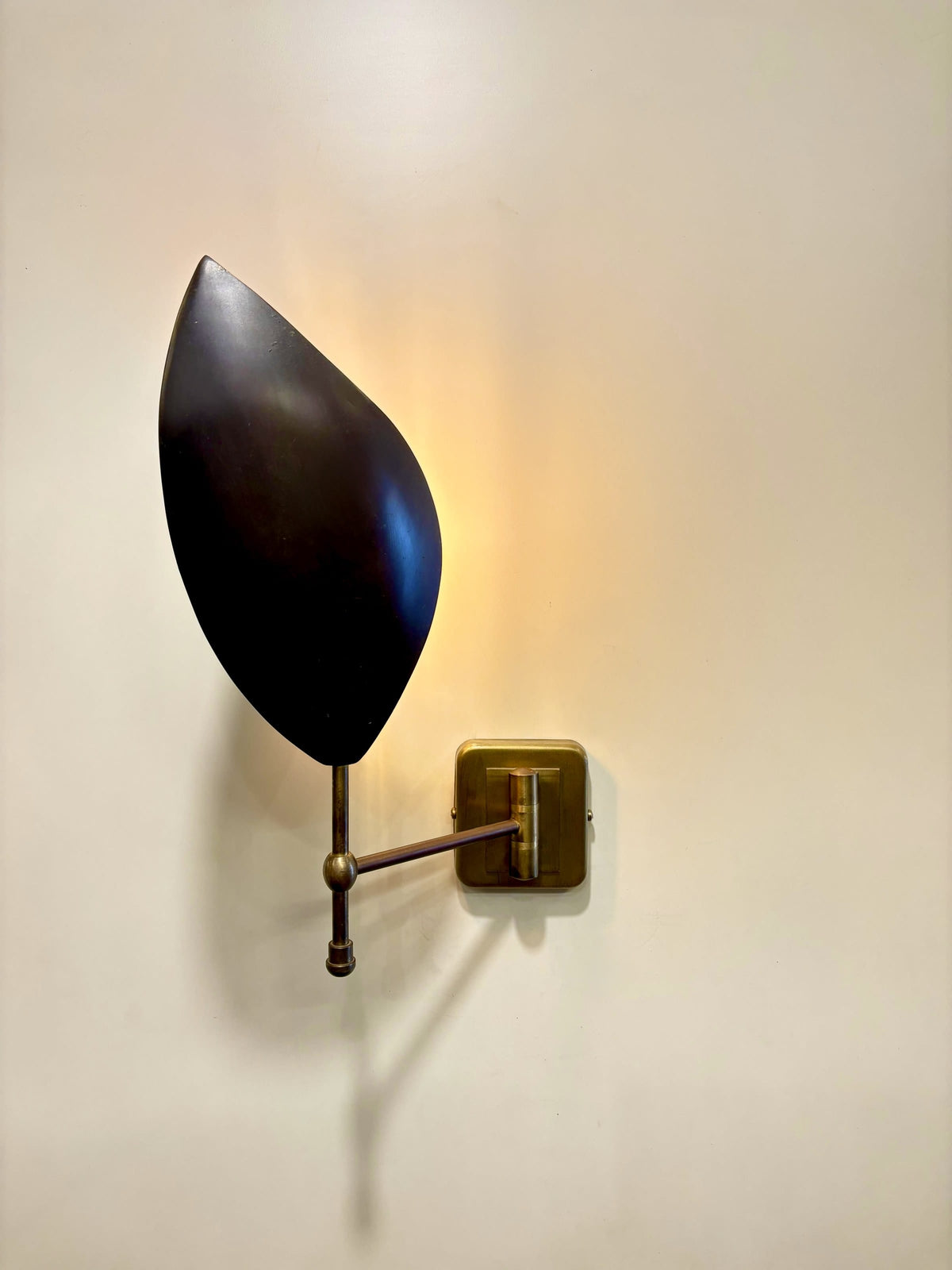 Arel Lighting Wall Sconce SACUA Mid-Century Leaf Wall Sconce – Dark Antique Brass Petal Shade, Sculptural Swing Arm Wall Light