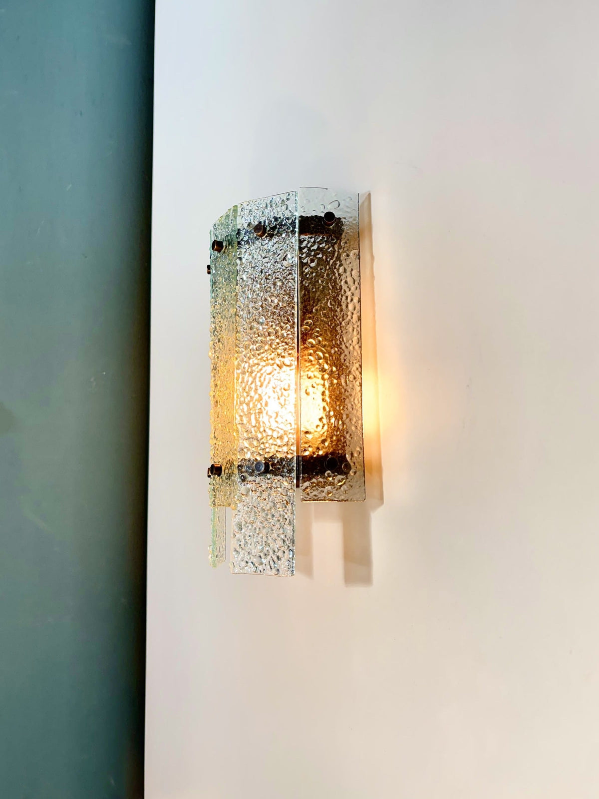 Arel Lighting Wall Sconce SOMBOR Fusion Glass Wall Sconce – Textured Glass Panel Wall Light with Antique Brass Bands