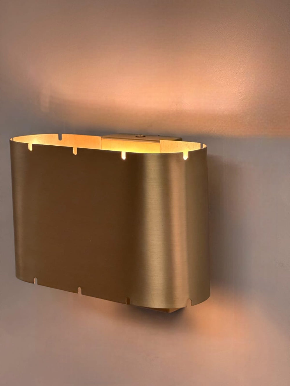 VAREL On/Off Sconce