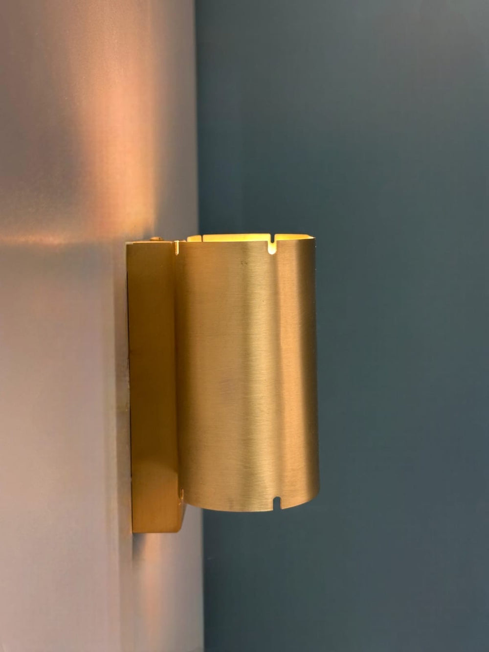 VAREL On/Off Sconce