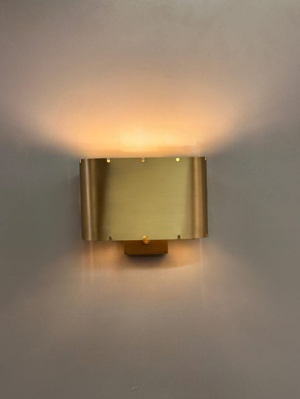 VAREL On/Off Sconce