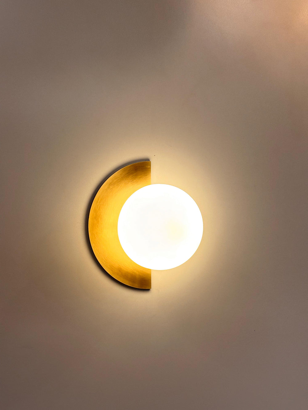 ECLIPSE Wall Sconce