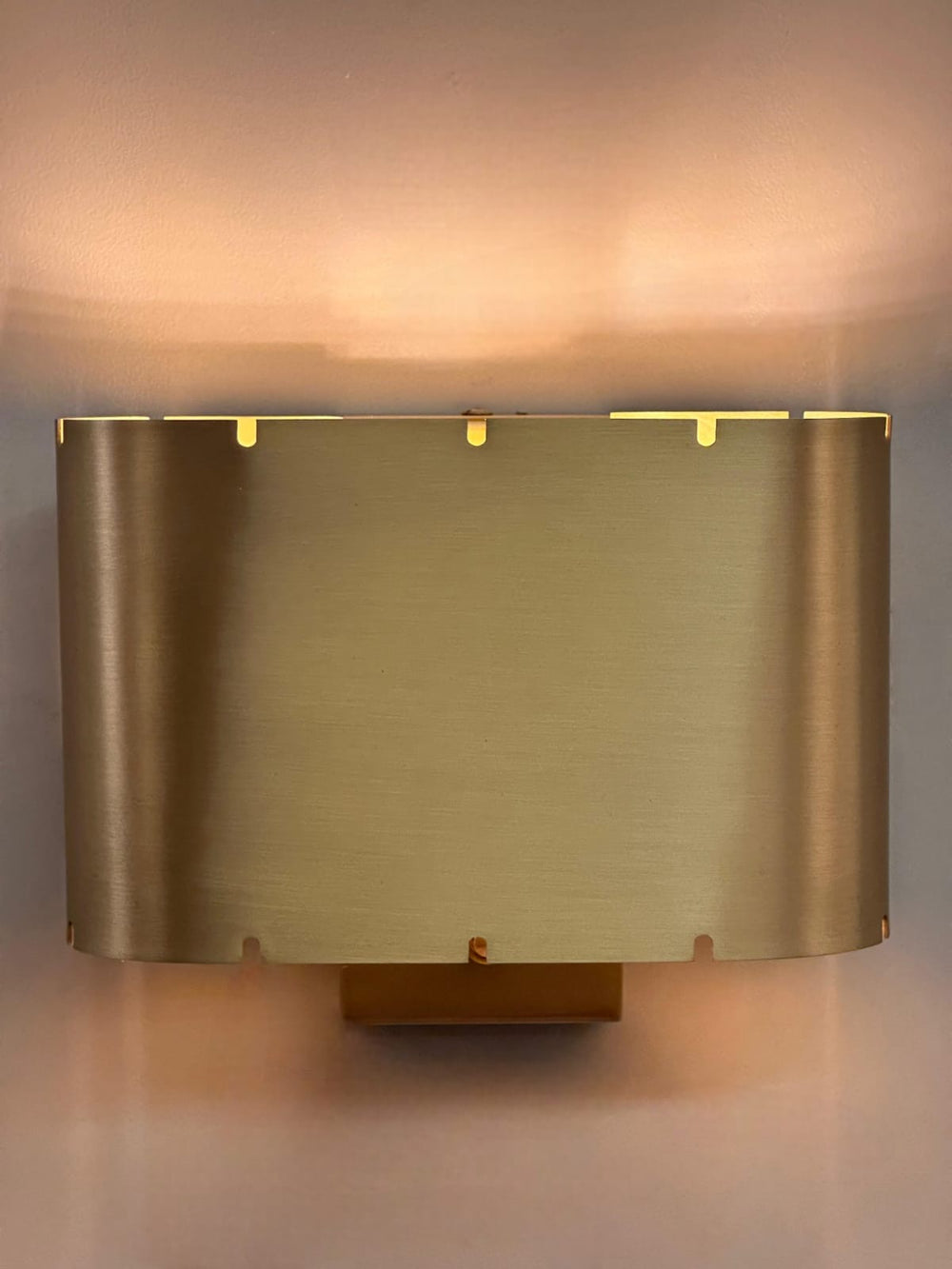 VAREL On/Off Sconce