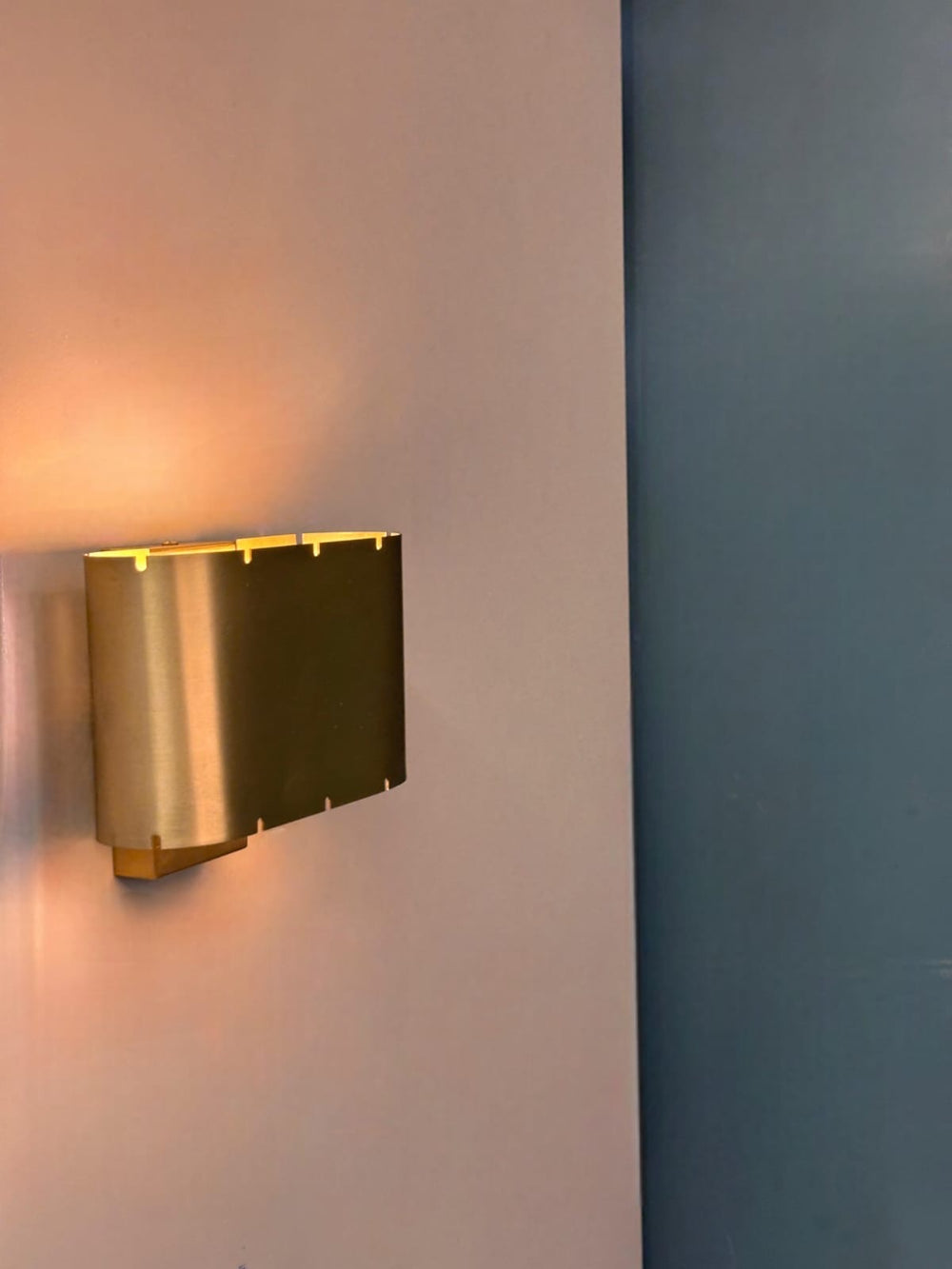 VAREL On/Off Sconce