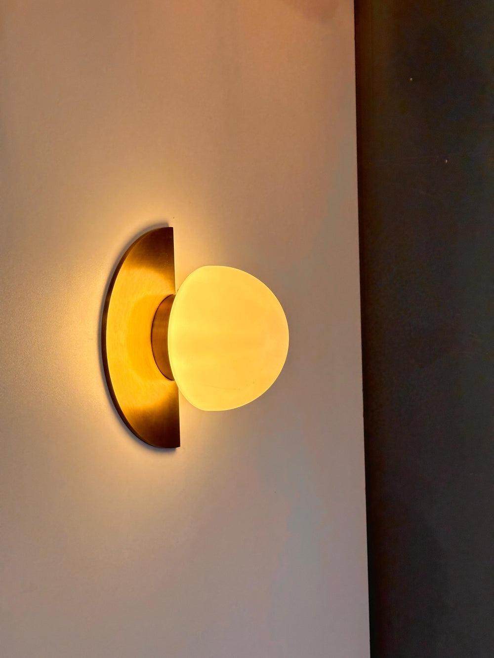 ECLIPSE Wall Sconce