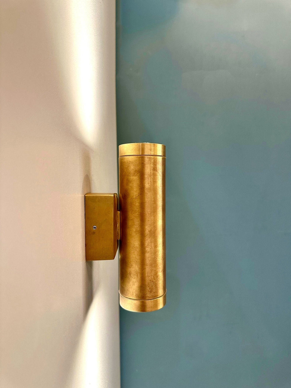 Outdoor Brass Up Down Spot Wall Sconce Lightigin