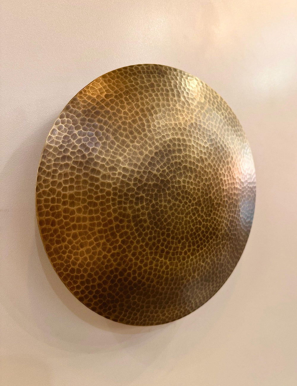 KRASICI Single Hammered Brass Wall Lighting Fixture - Wall Sconce - Art Deco Lighting - Bathroom Lighing - Vanity Sconce